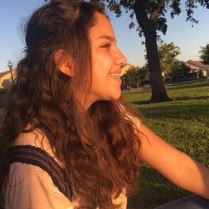 Meet your Posher, Alyssa