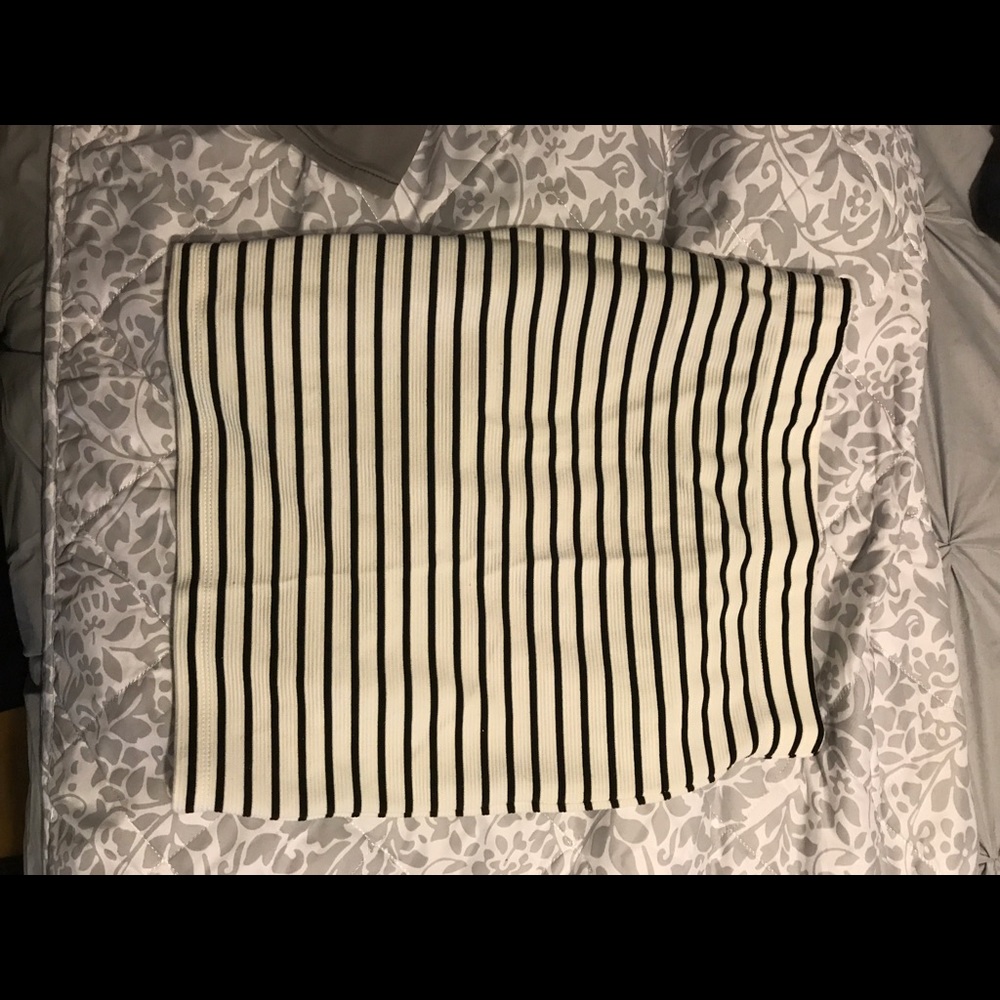 Stretchy pencil skirt