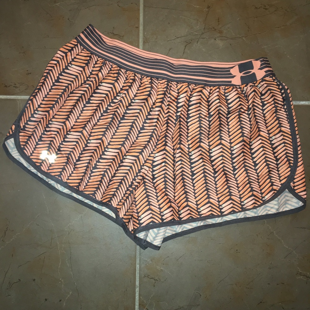 UNDER ARMOUR Women's Medium Printed Shorts NWOT