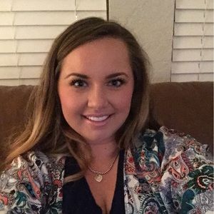 Meet your Posher, Laura