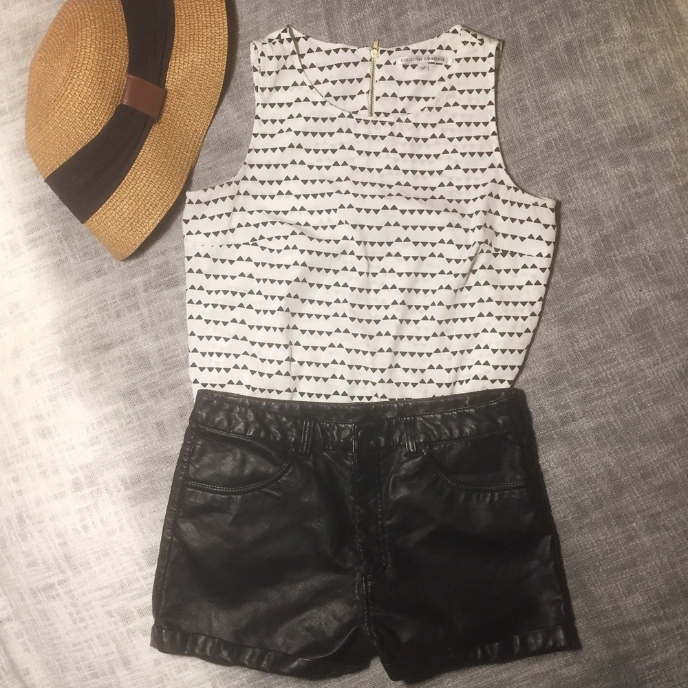 Collective Concepts Geometric Sleeveless Blouse