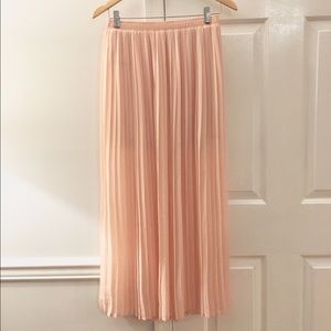 Forever21 blush pink pleated skirt