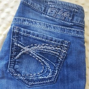 WEEKEND SALE Silver Jeans - Suki Capri