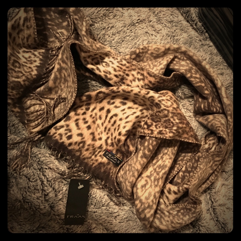 🖤FRAAS SCARF🖤