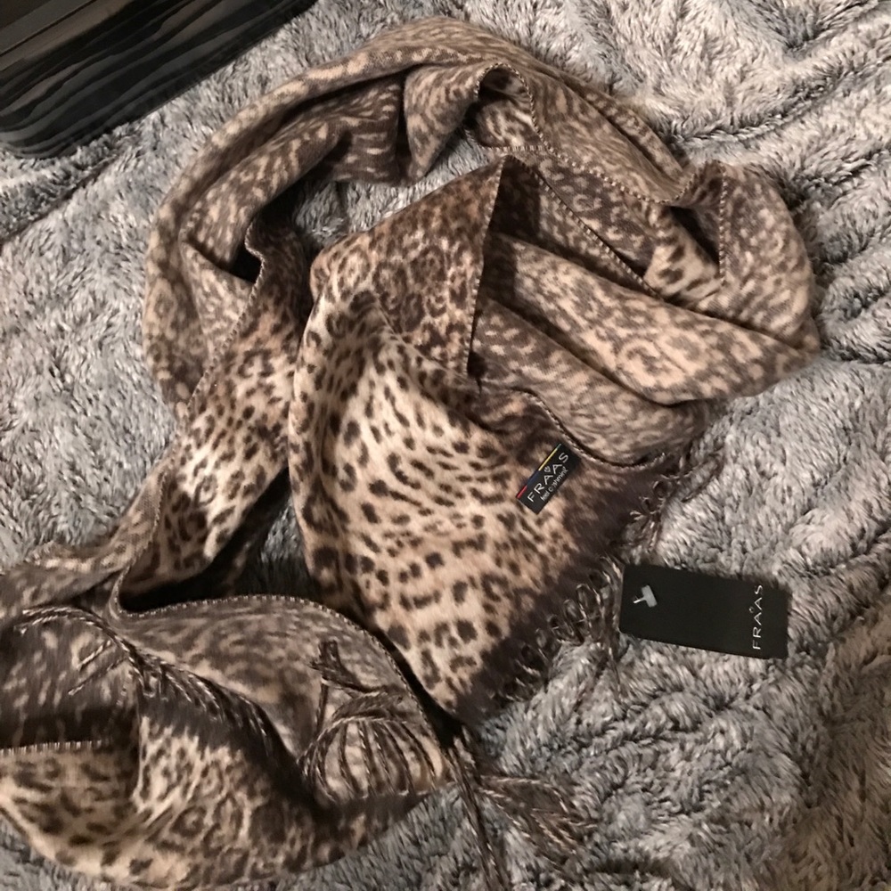 🖤FRAAS SCARF🖤 - Picture 2 of 7