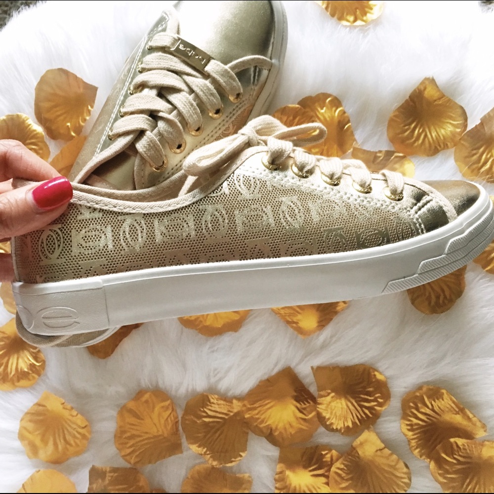 *SOLD* NWT 👟Bebe Gold Dane Logo Sneakers.