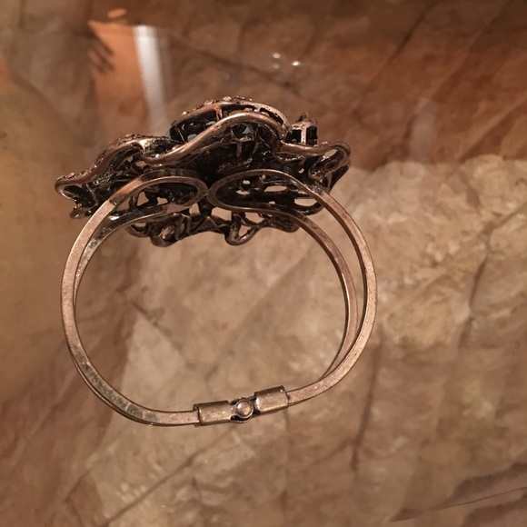 Bracelets - Picture 2 of 3