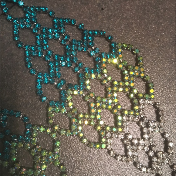 bebe Earrings - Picture 5 of 8