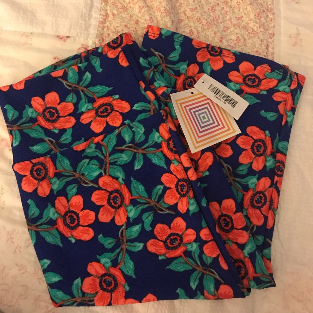 LuLaRoe NWT Cassie Skirt 👗
