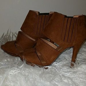Camel suede heels