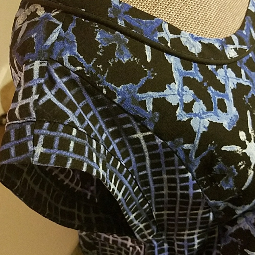 Geometric top - Picture 2 of 8