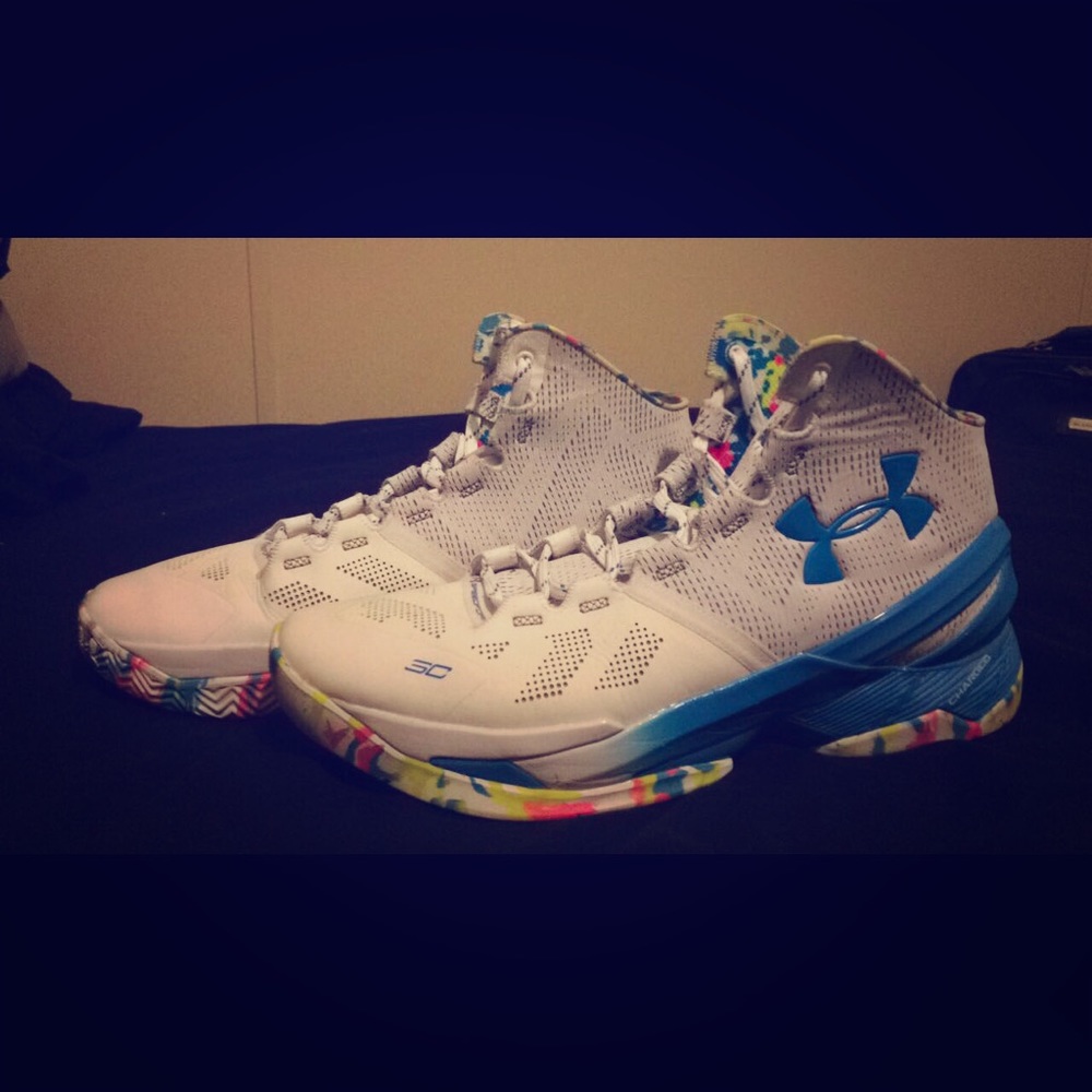 Men's under armour basketball shoes🏀