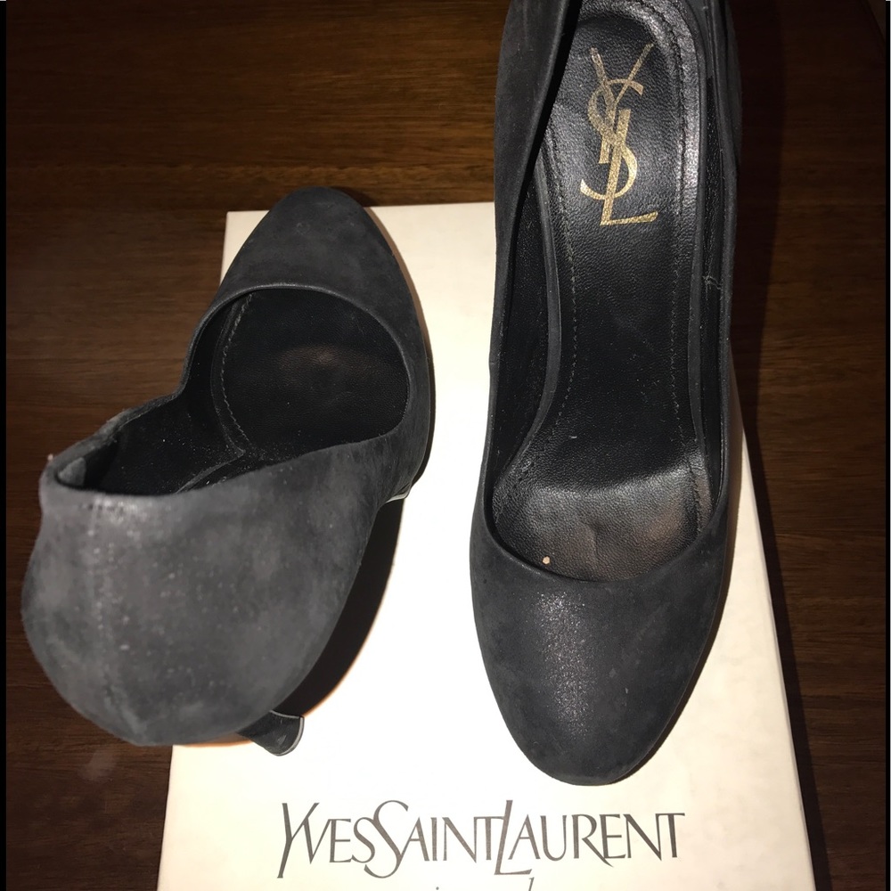 Yves Saint Laurent Palais pump