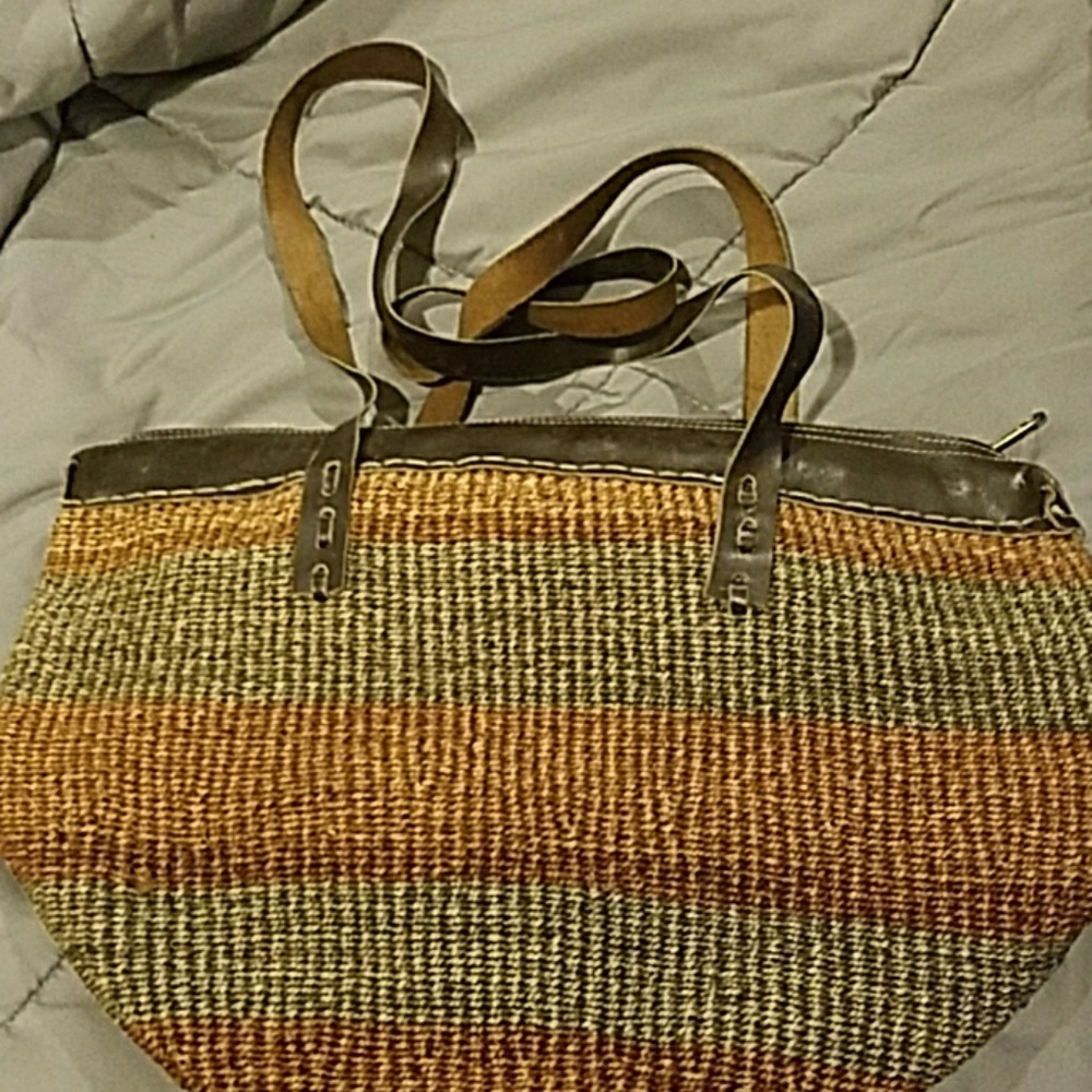 Women's straw bag