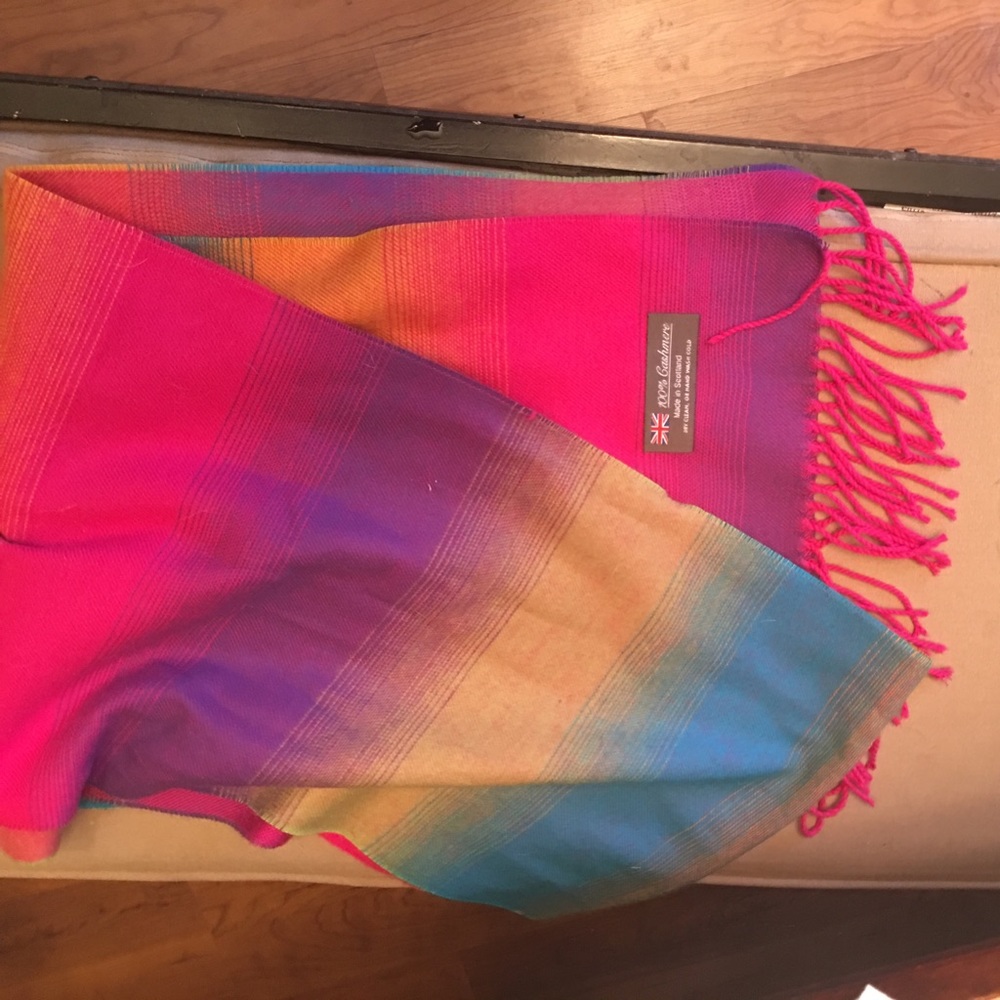 Cashmere scarf