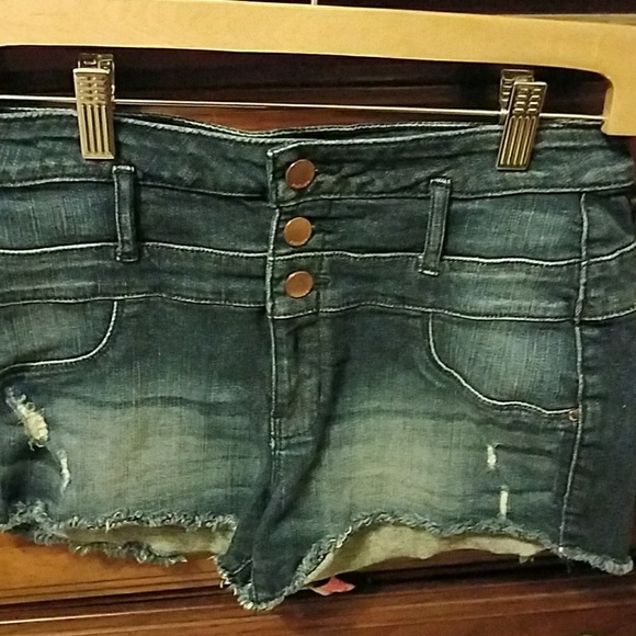 Shorts - Picture 2 of 3