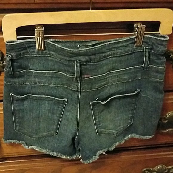 Shorts - Picture 3 of 3