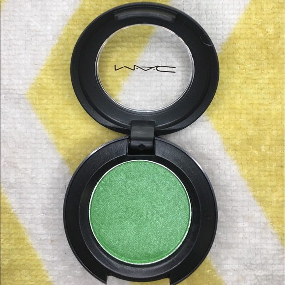 M•A•C Cosmetics Wondergrass Eyeshadow💚💚 - Picture 2 of 2