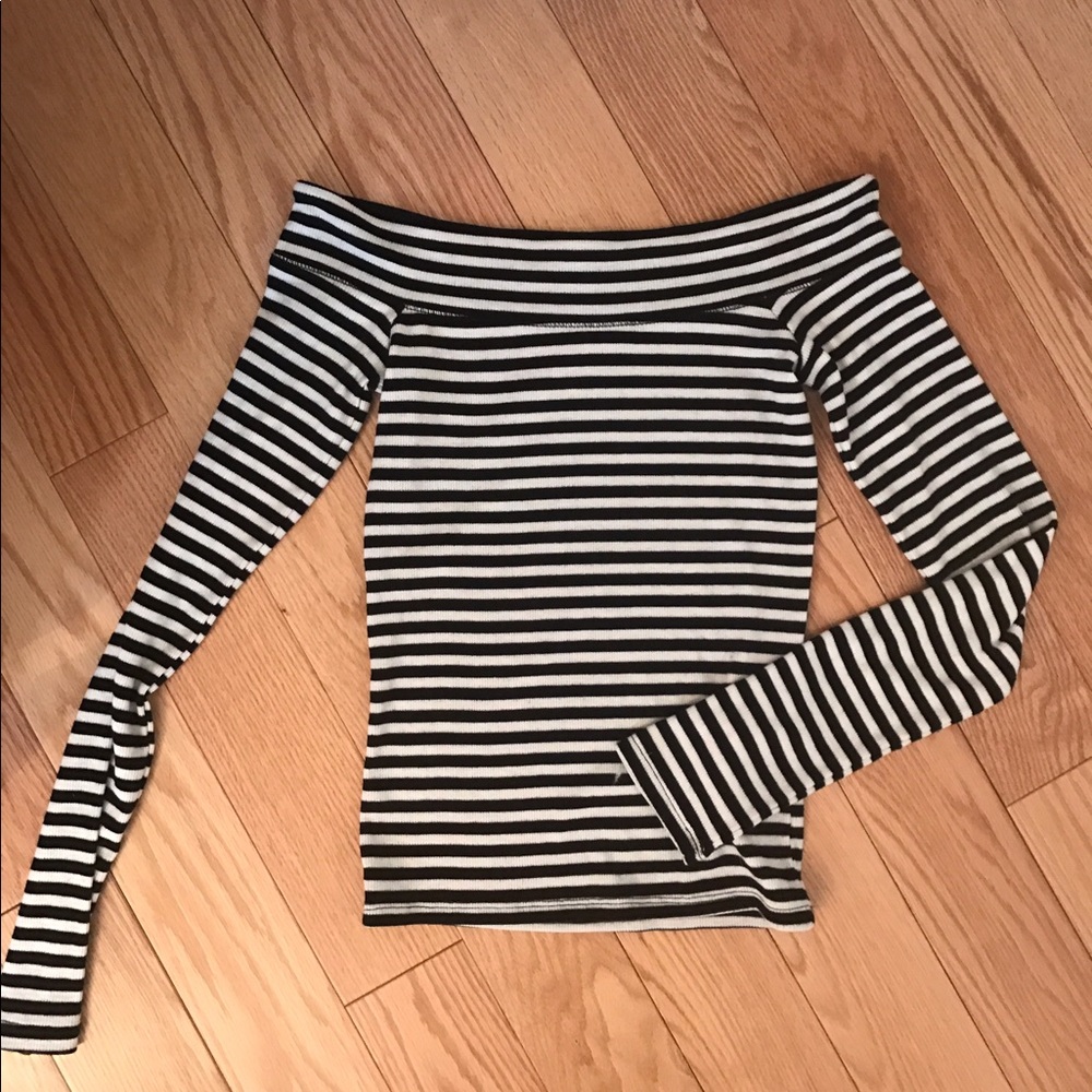 Hollister Off the shoulder top