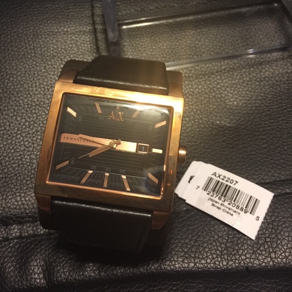 AX rectangular watch - Picture 2 of 4