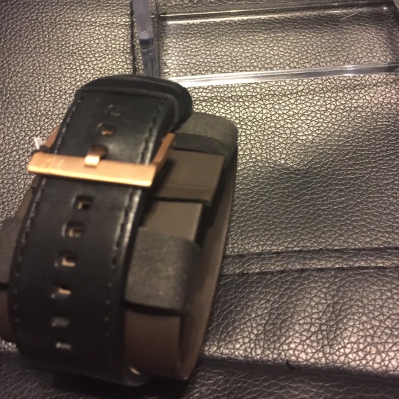 AX rectangular watch - Picture 3 of 4