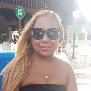 Meet your Posher, Dina