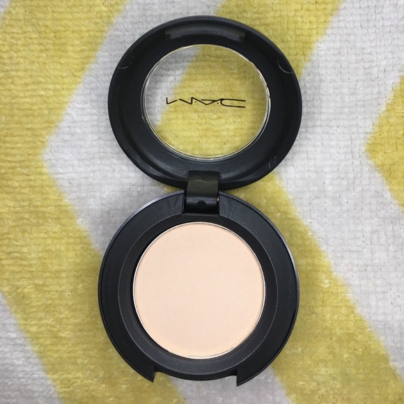 M•A•C Cosmetics Daisychain Eyeshadow - Picture 2 of 3