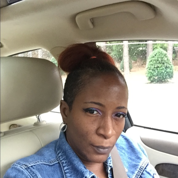 Meet your Posher, Elonda - Picture 2 of 3