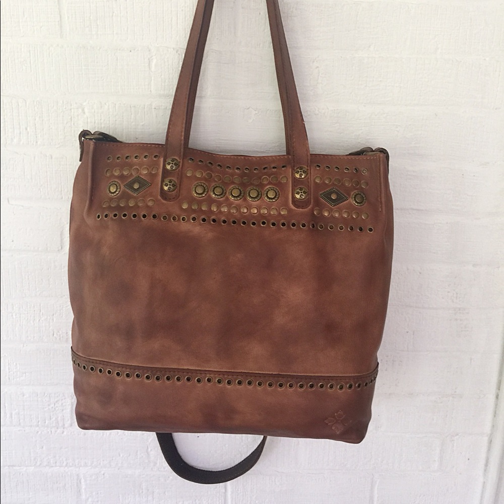 ᏢᎪᎢᎡIᏟIᎪ NᎪᏚᎻ ᏞᎬᎪᎢᎻᎬᎡ ᏢᏌᎡᏚᎬ