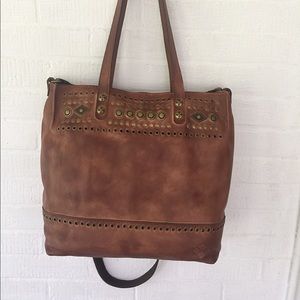 ᏢᎪᎢᎡIᏟIᎪ NᎪᏚᎻ ᏞᎬᎪᎢᎻᎬᎡ ᏢᏌᎡᏚᎬ