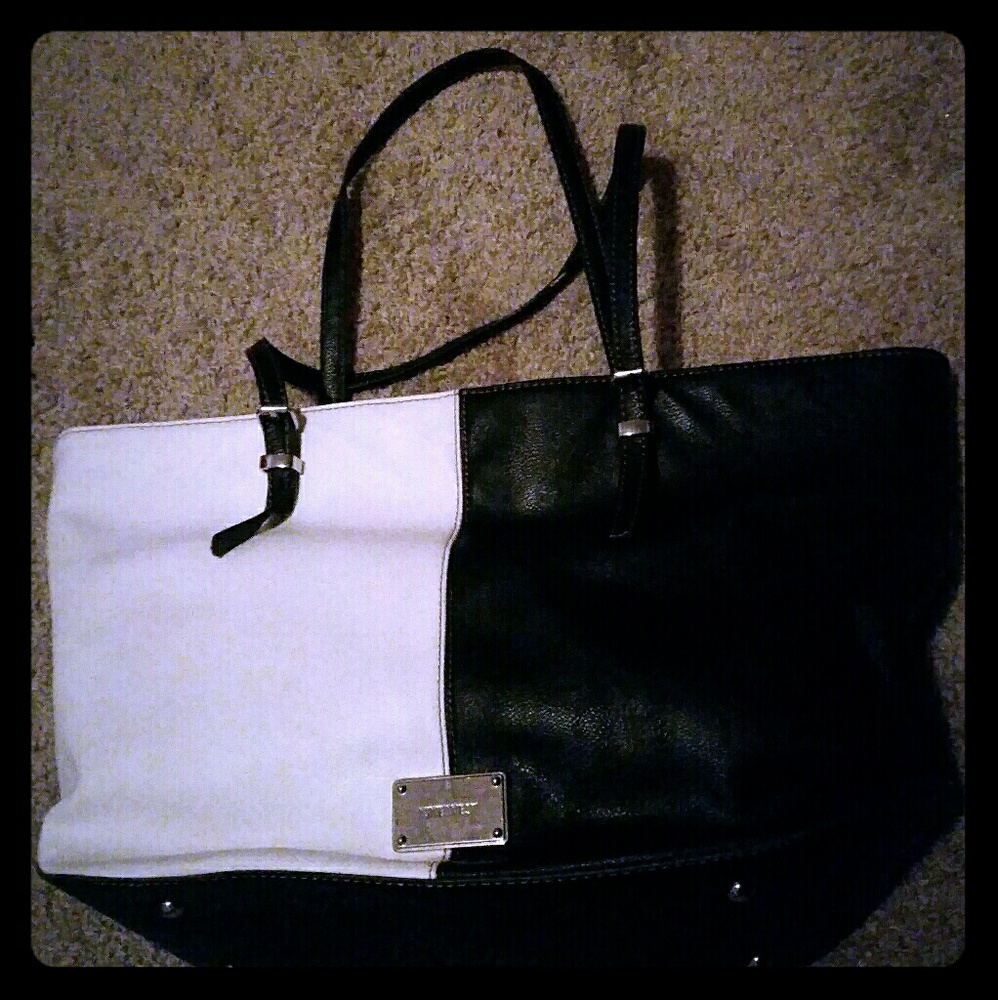 Nine West black and white purse brand new