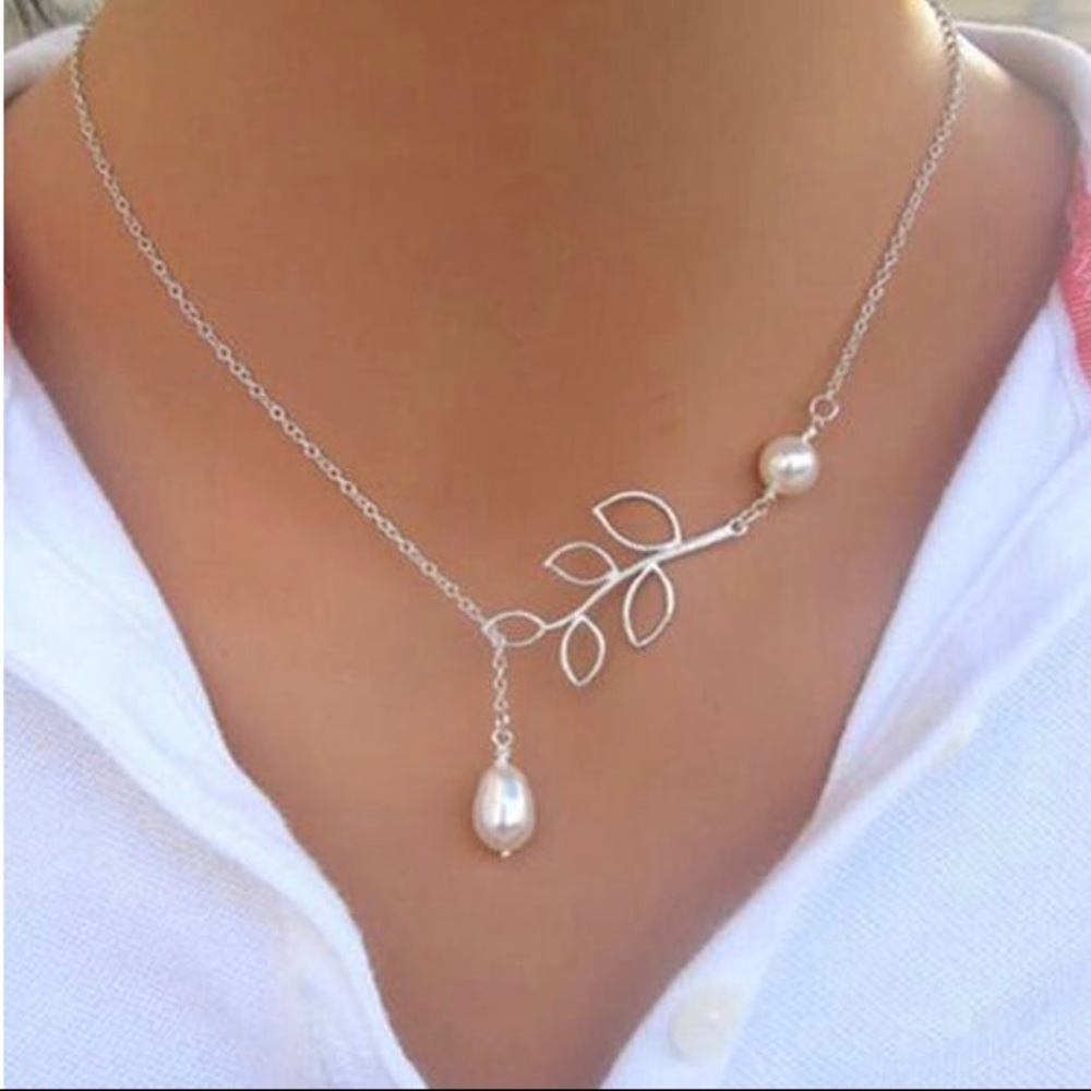 🕊Beautiful leaf branch necklace🕊