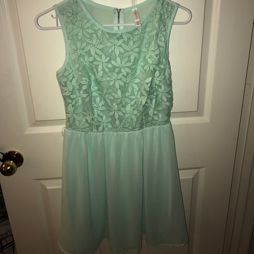 Xhilaration mint spring/summer dresses