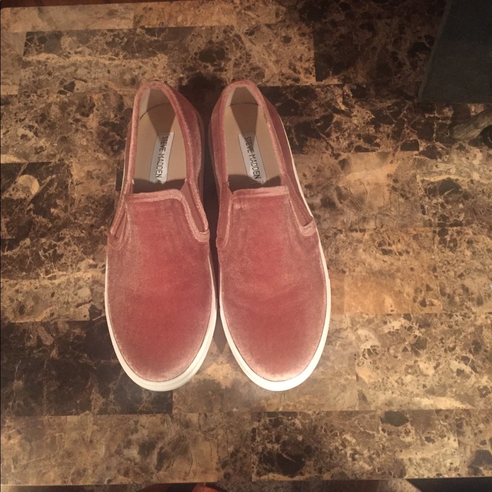 STEVE MADDEN: ECNTRCV BLUSH