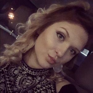 Meet your Posher, Danielle