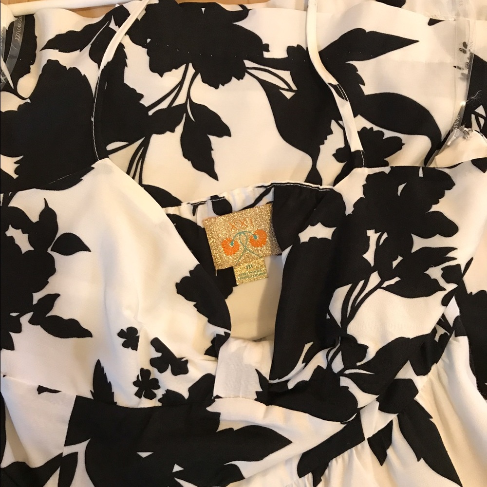 Forever 21 floral dress - Picture 3 of 3