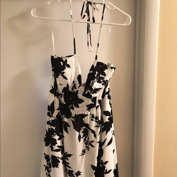Forever 21 floral dress - Picture 2 of 3