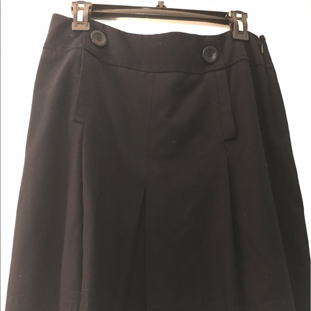 BLACK PLEATED ANN TAYLOR PETITE SKIRT
