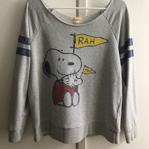 Off shoulder snoopy long sleeve