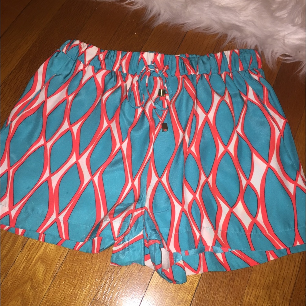 Alice & Trixie Short