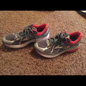 Brook Ravenna 7 running shoes