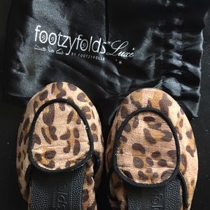 FootzyFolds Luxe Leopard Print Flat