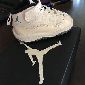 Jordan retro 11s Legend Blue
