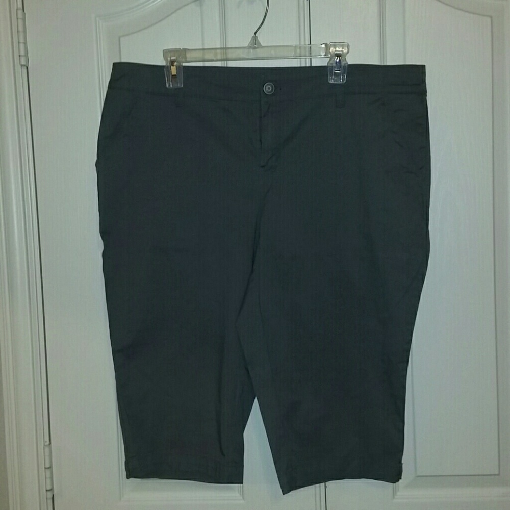 Lane Bryant gray capris to dress up or down