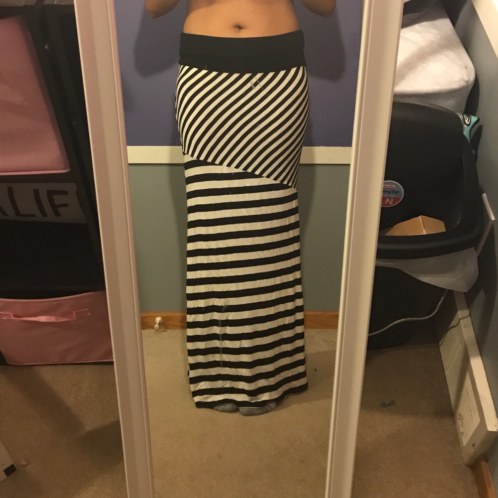 maxi-skirt