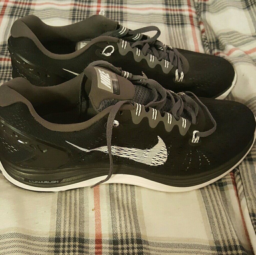 Nike shoes brand new ..never used