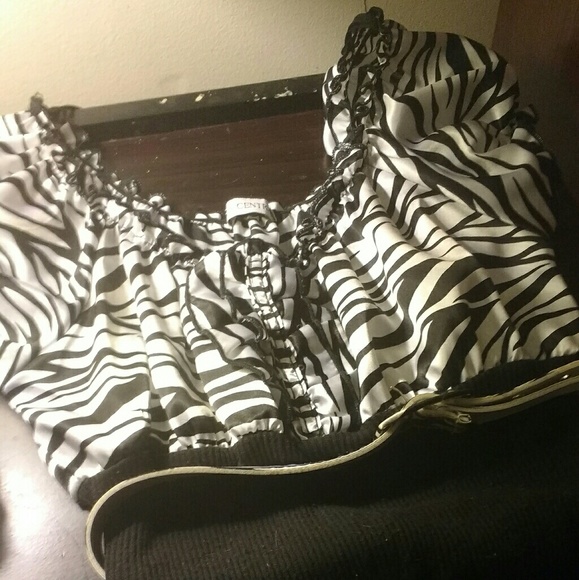 Top - Picture 2 of 2