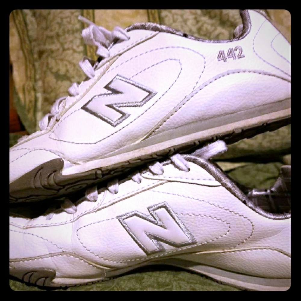 New Balance sneakers (womens)