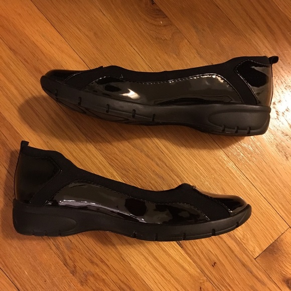 Taryn Rose Black Patent Leather/Fabric Flats