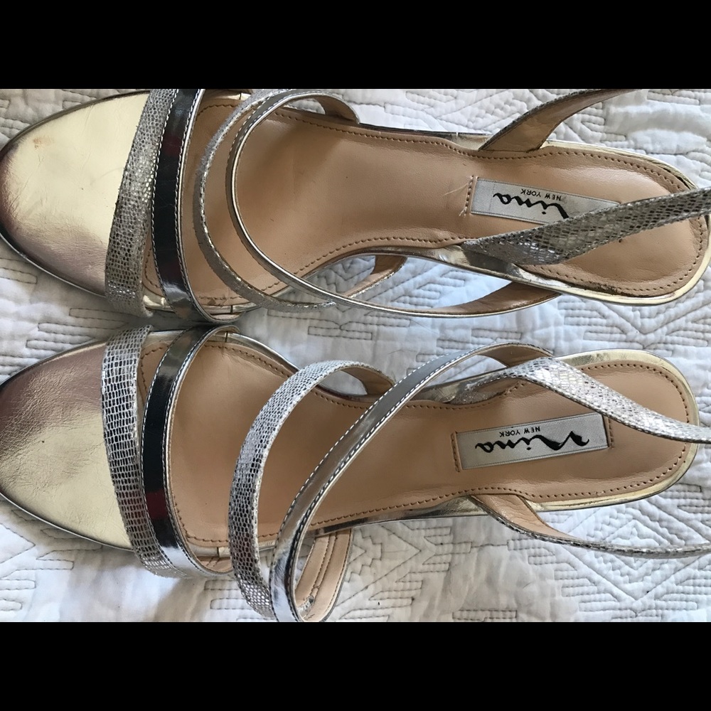 Nina New York size 9 Sliver Sandal